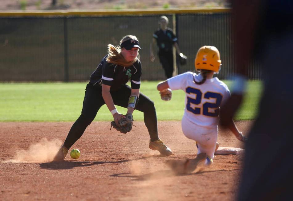 Sierra Vista’s Jazmyn Martinez (22) slides into second base against Palo Verde’s ...