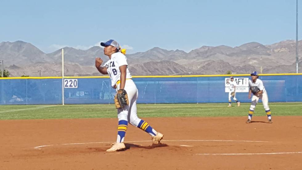 Sierra Vista senior Kalei Watkins delivers a pitch during the Class 4A state softball play-i ...