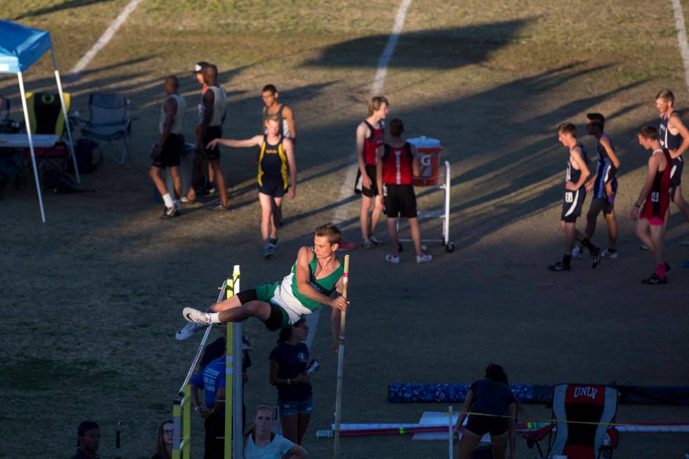 Virgin Valley junior Brogan Bingham warms up for the 3A boys pole vault at the NIAA State Tr ...