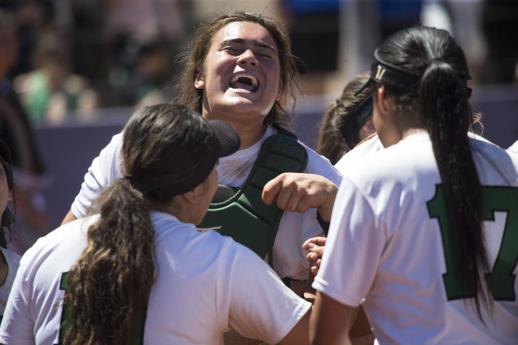 Palo Verde’s Grace Chavez (25) cheers on her team in between innings against Reed in t ...