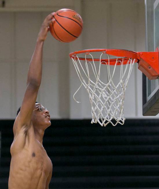 Cal Supreme player Shareef O’Neal, son of Shaquille O’Neal, goes up for a basket ...