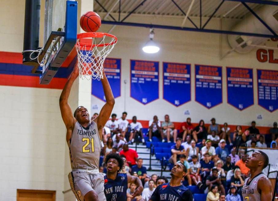 Team Thad’s Robert Woodard II attempts a dunk against New York during the Las Vegas Fa ...