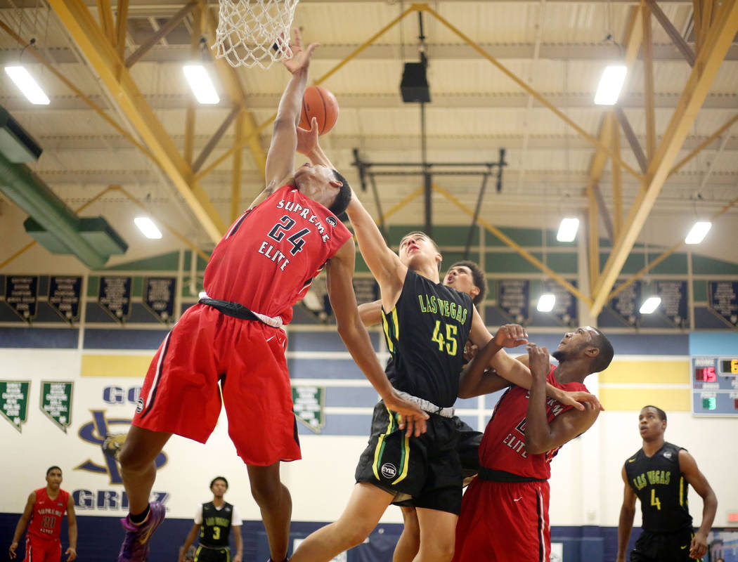 California Supreme Elite’s Shareef OՎeal, 24, and Las Vegas Prospects’ Pet ...