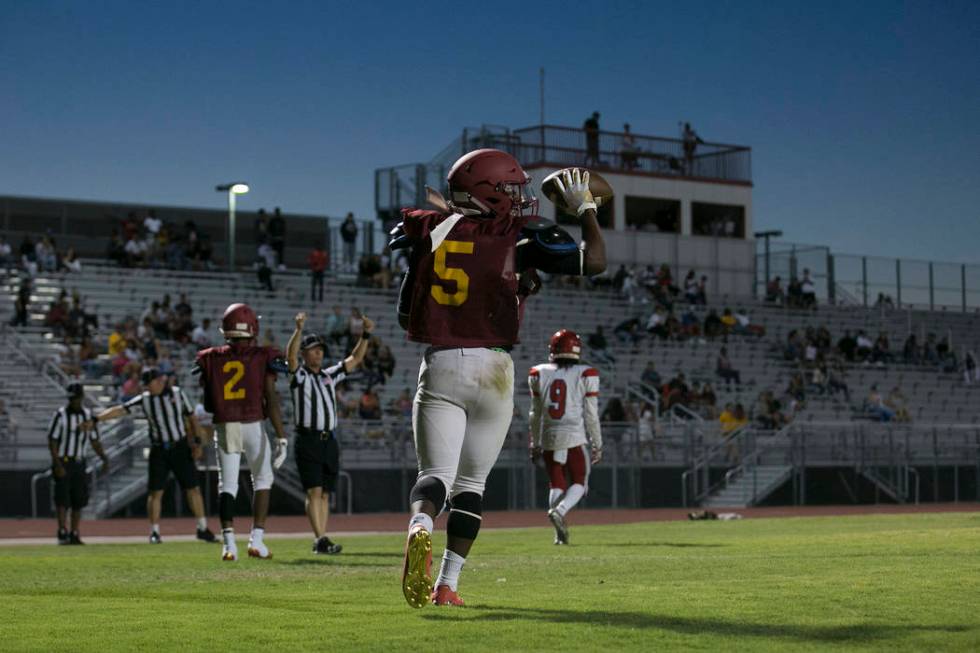 Del Sol senior Taariq Flowers during a set of scrimmages against Valley High School and Sunr ...