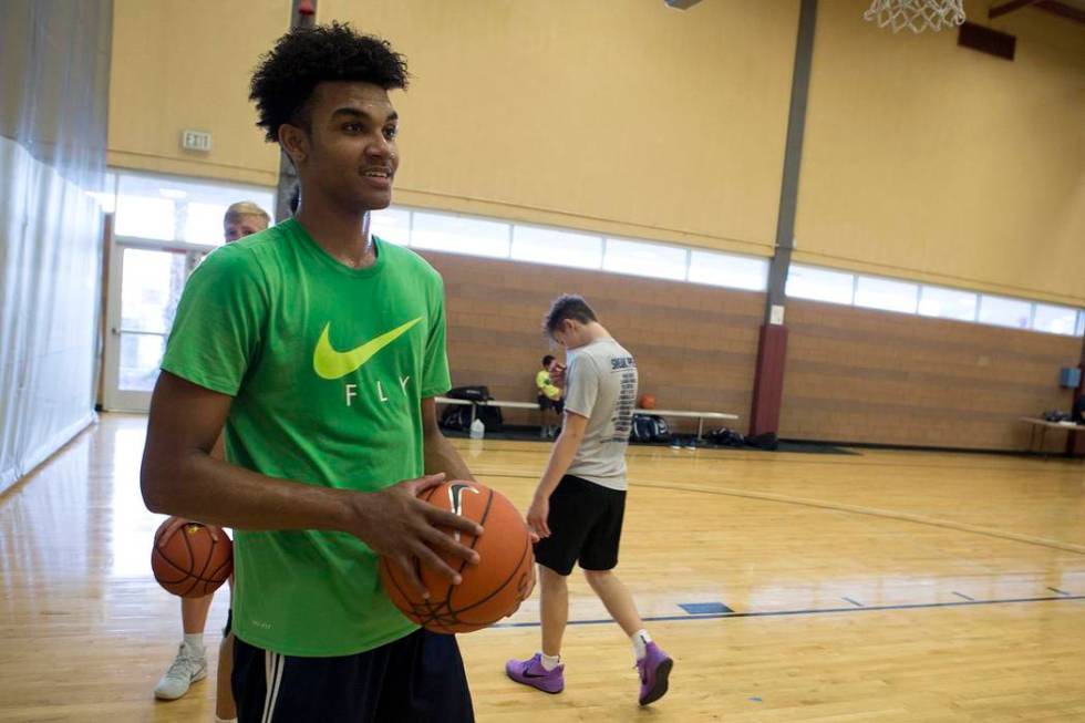 Jamal Bey runs drills during a Vegas Elite practice in Las Vegas on Tuesday, July 25, 2017. ...