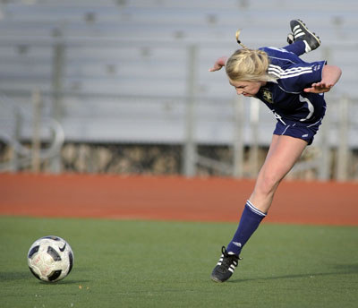 beckerPREPS-SPVALSOCCER-JAN26-13