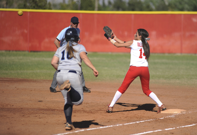 Cenprepssoftball_042012MSF_005