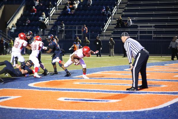 Arbor View running back Jacob Speaks (28) runs for a touchdown during the second quarter on ...