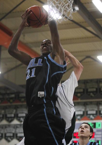 Foothill’s Torrance Littles (21) grabs an offensive rebound over Palo Verde’s Tr ...