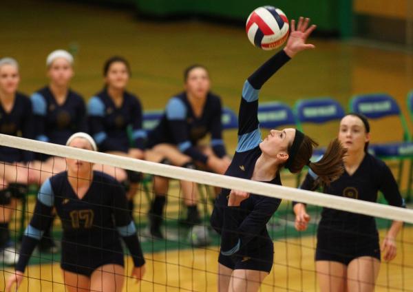 Foothill’s Nicolette White (7) attacks against Silverado during the quarterfinals of t ...