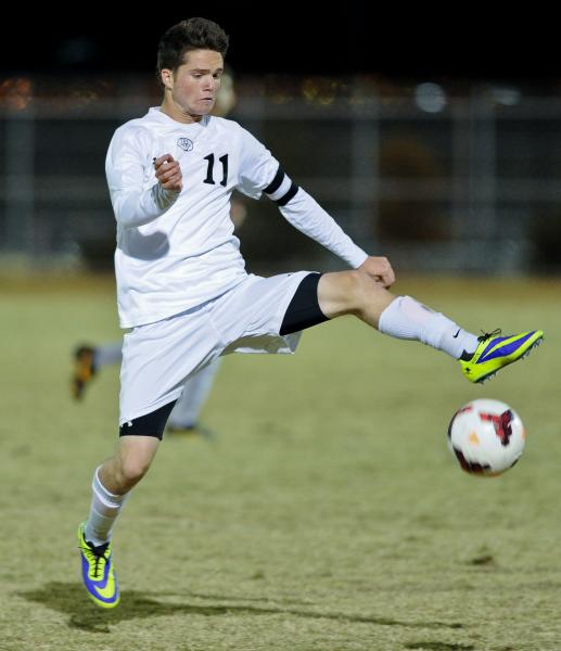 Palo Verde’s Austin Manthey (11) controls the ball during the Sunset Region semifinals ...