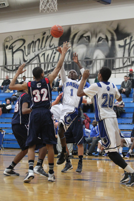 PREPSBOYSHOOPS_011113CS_004