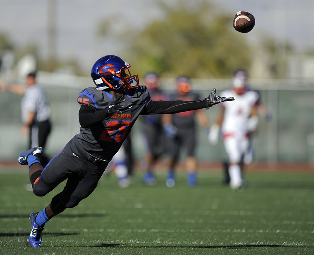 Bishop Gorman wide receiver cornerback Tyjon Lindsey (25) is unable to make a reception agai ...