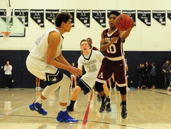 Akeemis Williams (right) is one of four returning starters for the Stars. (Josh Holmberg/Las ...