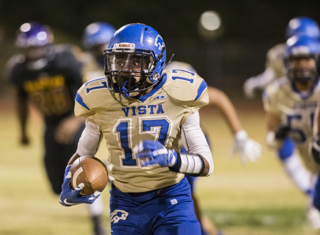 Sierra Vista’s Robert Butler (17) returns a kick off on Friday, Oct. 21, 2016, at Dura ...