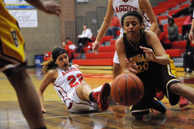 Bonanza’s Brooklyn Savage (20) gains procession of the ball against Arbor View’s ...