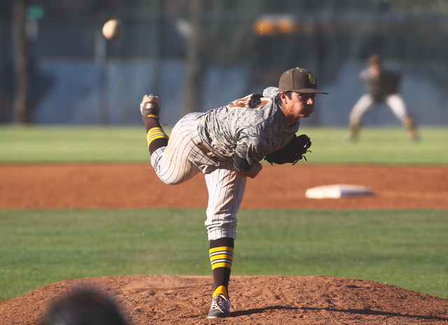 Bonanza’s Alec Taft (13) pitches against Green Valley on Friday. Bonanza won, 9-5. (Ch ...