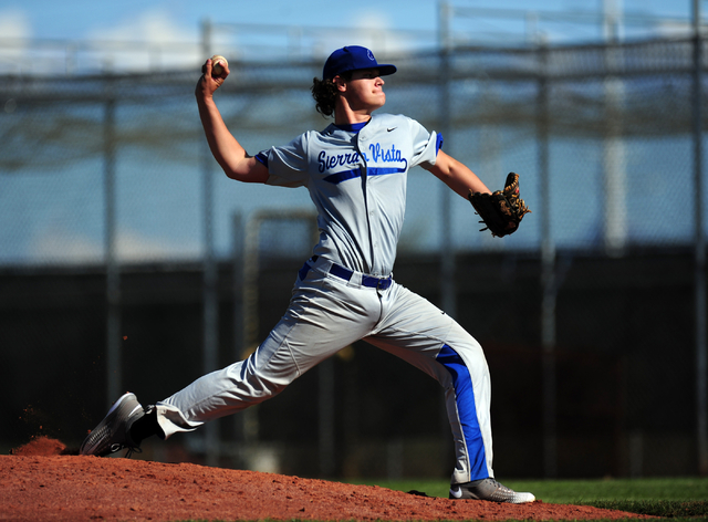 Sierra Vista starting pitcher Braxton Anderson delivers to Spring Valley in the third inning ...