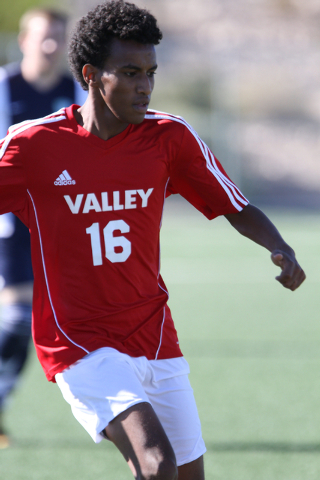 Valley’s Abel Tesfa (16) moves the ball down field during on Saturday in the Sunrise R ...