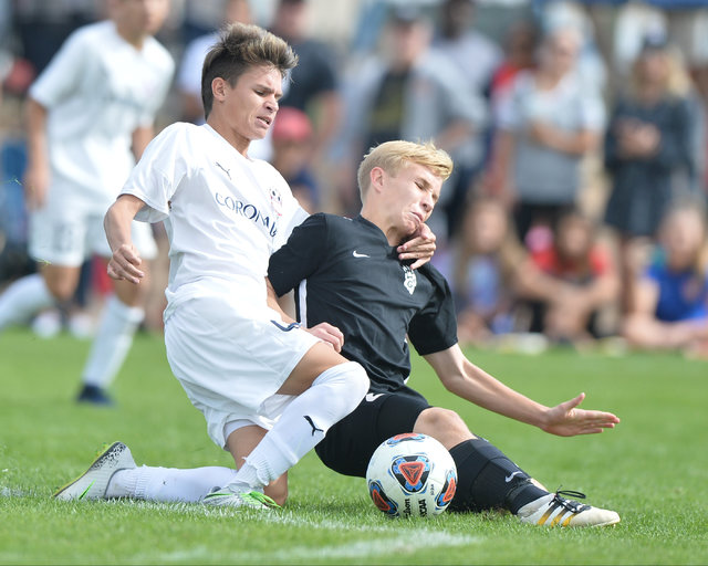 Coronado’s Dylan Thompson (4) brings down Galena’s Cole Matteson (2) during the ...