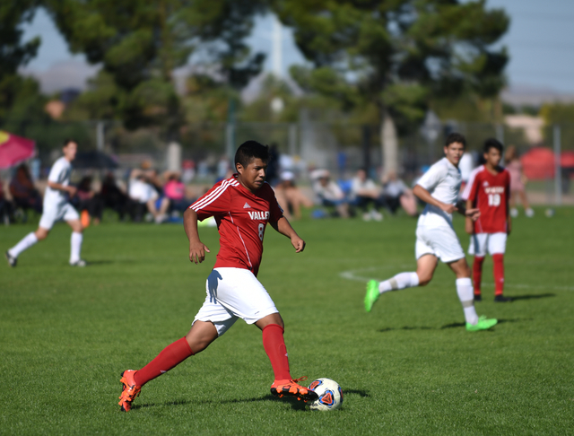 Valley’s Andy Gonzalez (8) dribbles the ball against Coronado during the Sunrise regio ...