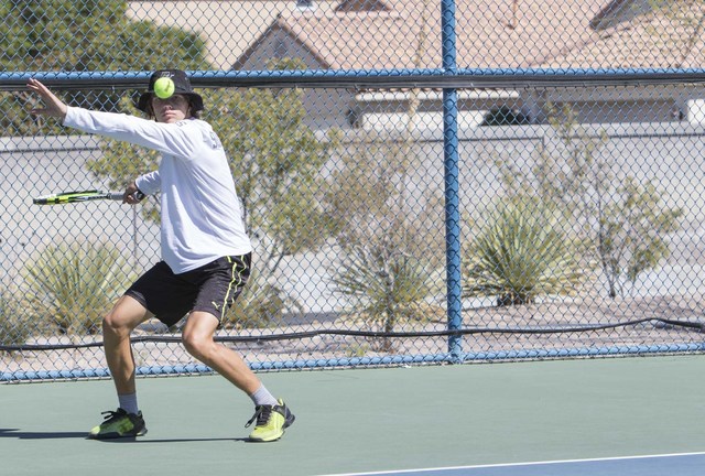 Palo Verdeճ Sam Soderbergh plays against Desert Oasis sophomore Josh Sharman in the Cl ...