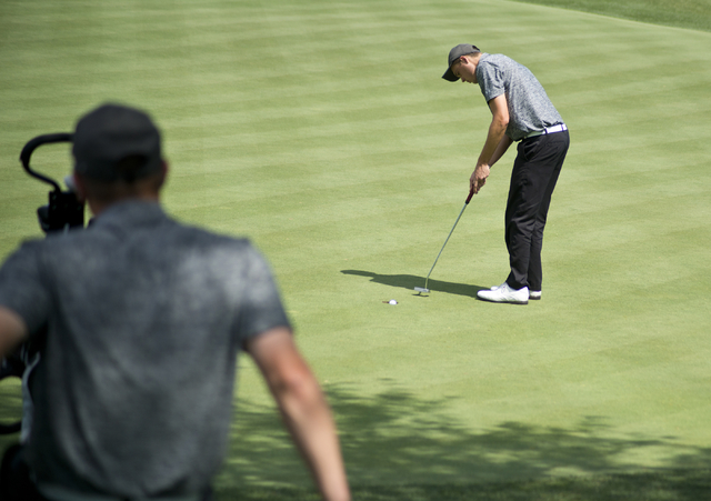 Palo Verde’s Jack Trent putts during the Division I state boys golf tournament at the ...