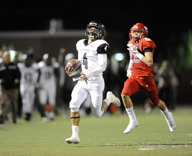 Palo Verde running back Darrion Finn (4) returns an Arbor View kickoff 91 yards for a touchd ...