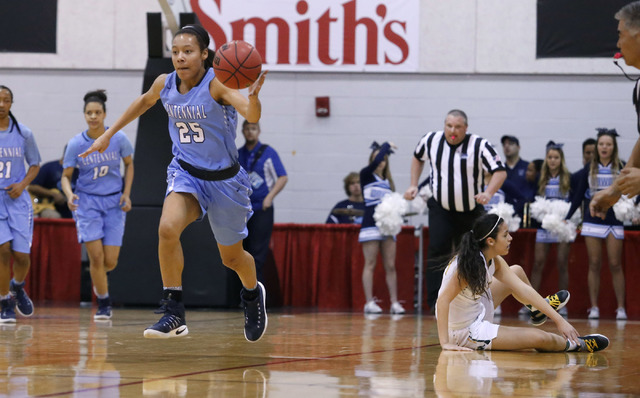 Centennial’s Samantha Thomas (25) recovers a loose ball during the first half of a Cla ...