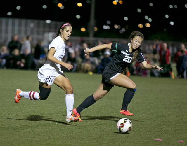 Coronado’s Michaela Morris, left, and Palo Verde’s Hannah Coleman go for the bal ...