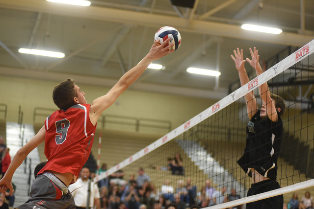 Arbor View’s Steven Rasmussen (9) tips the ball against Palo Verde’s Chandler Ju ...