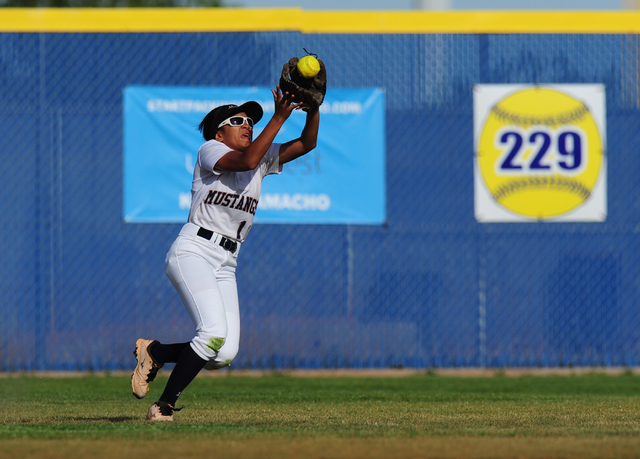 Shadow Ridge right fielder Samaiya Montgomery catches a Palo Verde pop fly in the sixth inni ...