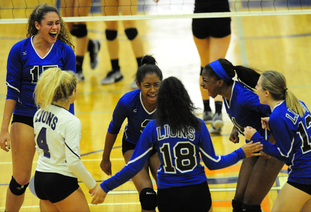 Sierra Vista players celebrate winning their set against Palo Verde during their prep volley ...