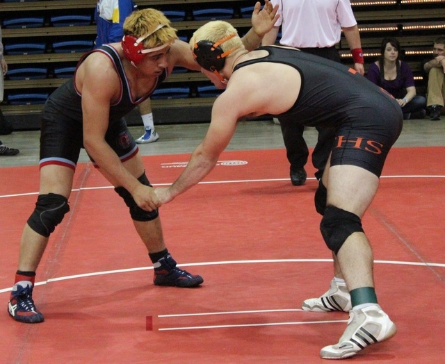 Western’s Andrew Solis battles Fernly’s Erik Wilson in the first round of the Di ...