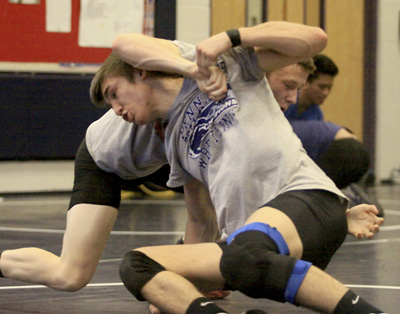 PREPS-LIBERTYWRESTLING-FEB09