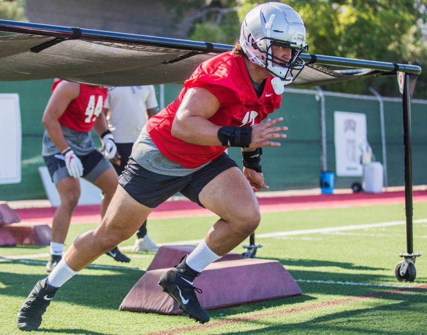 UNLV linebacker Vic Viramontes (10) works through drills during the first day of training camp ...