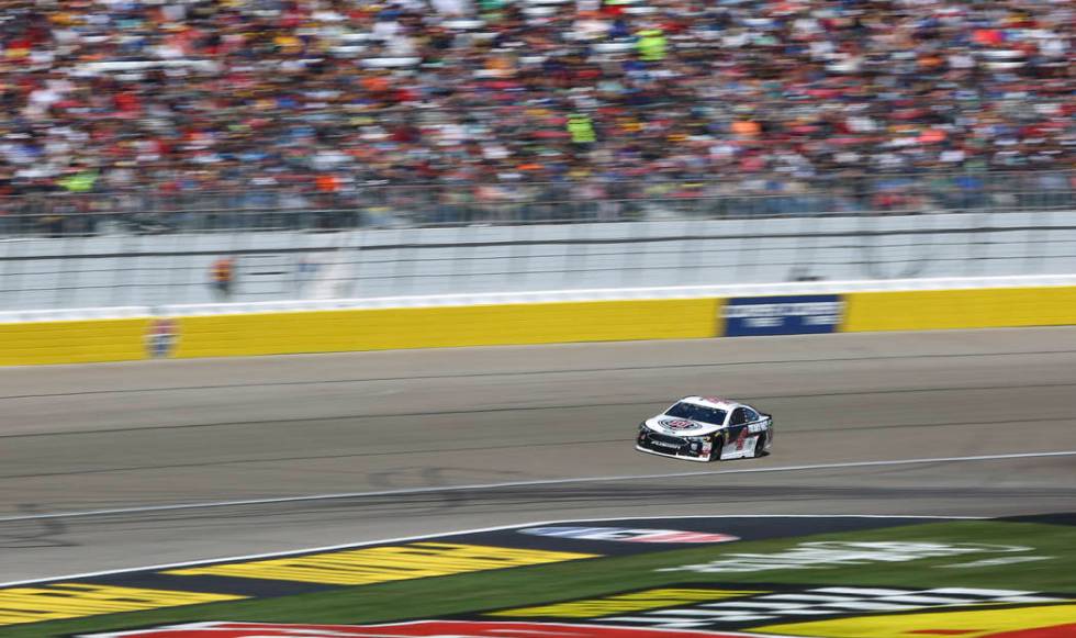 Kevin Harvick (4) competes during the Monster Energy NASCAR Cup Series Pennzoil 400 auto race a ...