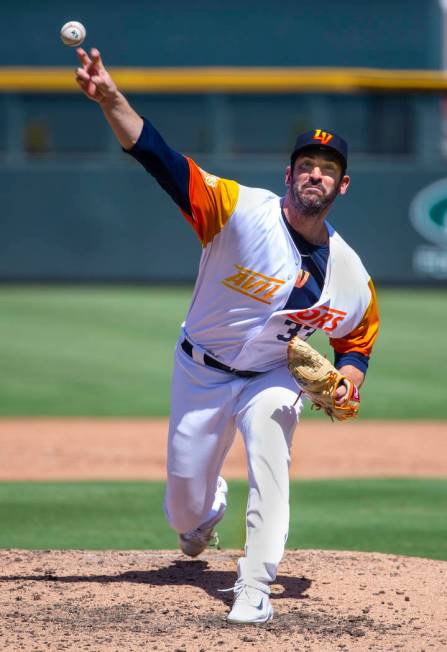 Las Vegas Aviators pitcher Matt Harvey (33) releases another throw in the sixth inning versus t ...