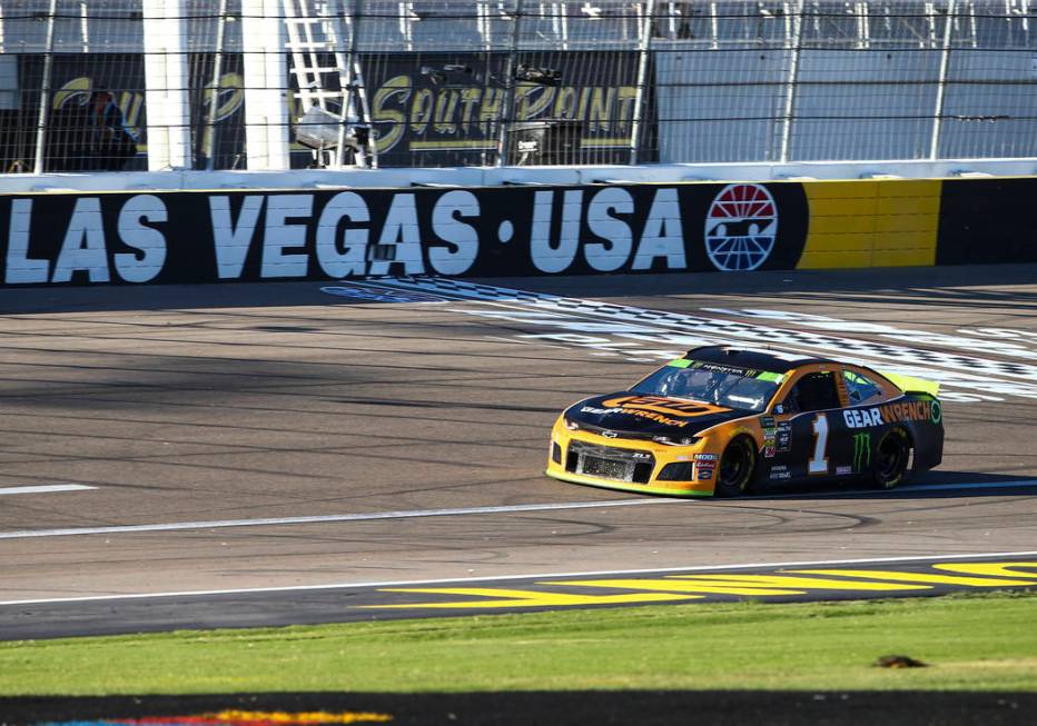 Kurt Busch (1) drives during qualifying for the Monster Energy NASCAR Cup Series South Point 40 ...