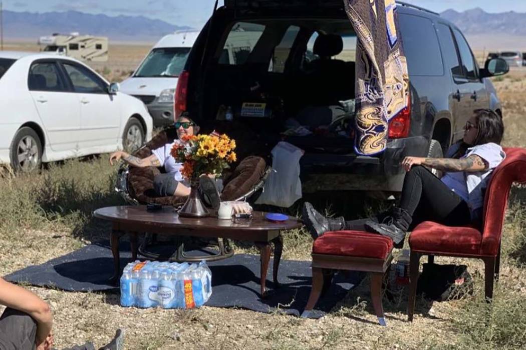 Las Vegas Cassie Cazessus, right, and her roommate relax in their living room furniture and cha ...