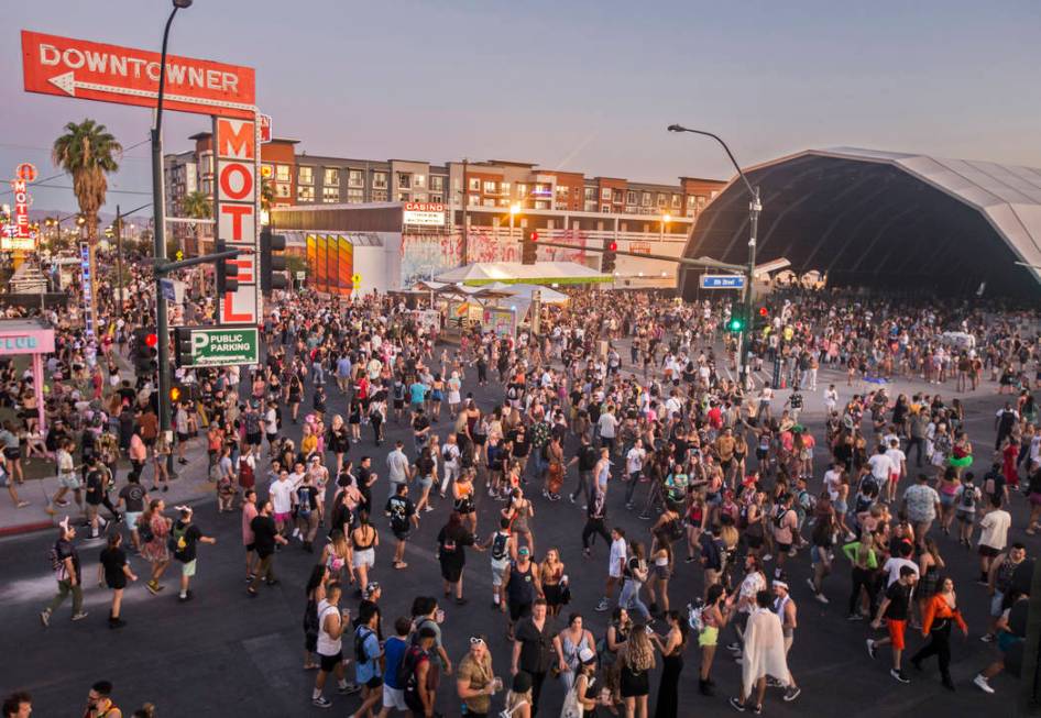 The intersection of South 8th Street and Fremont Street is packed during the first day of Life ...