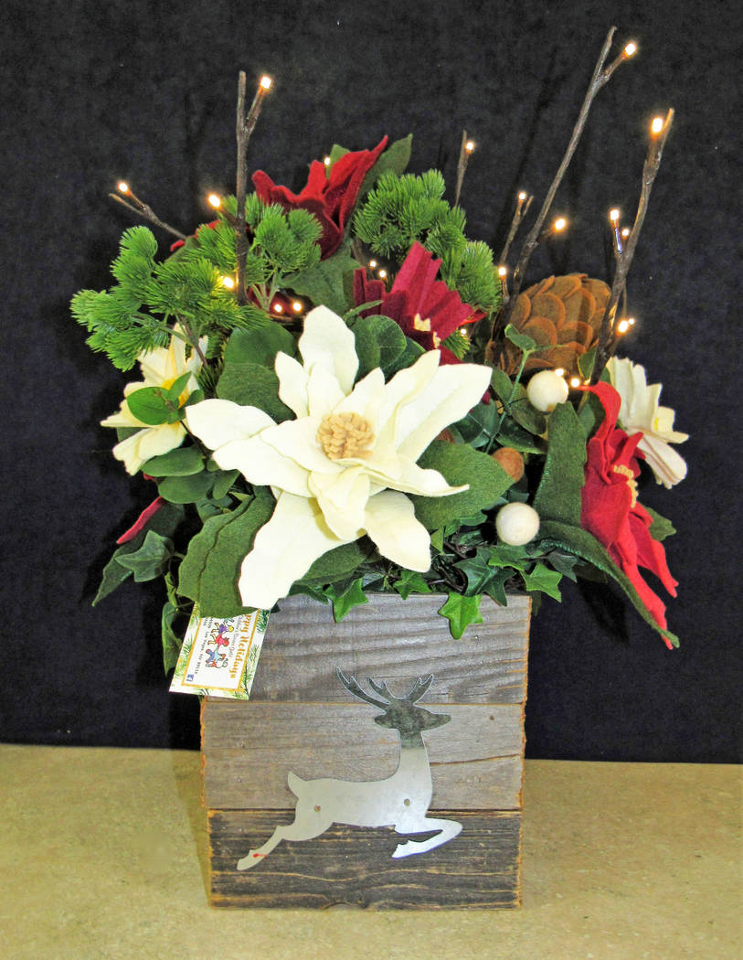 Floral arrangement (Elise Rigatuso)