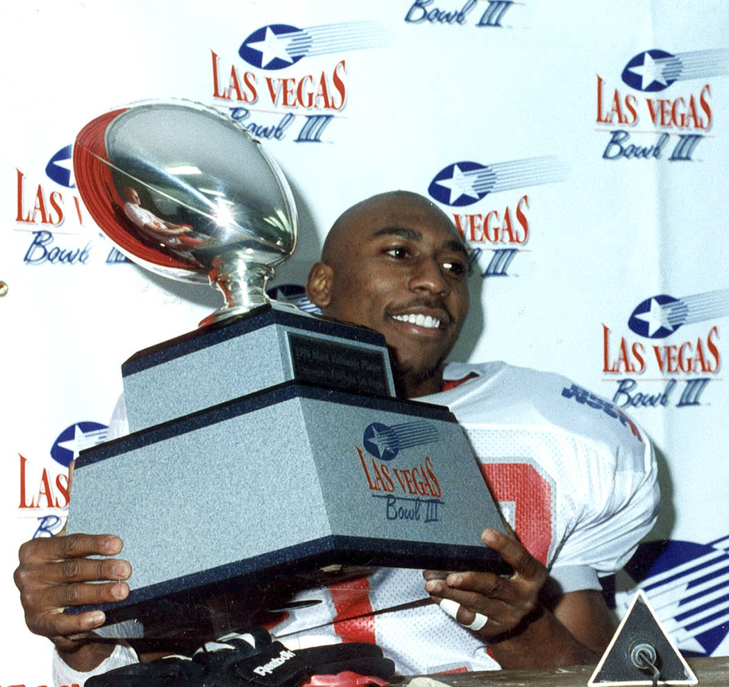 UNLV's Henry Bailey scores touchdowns in the 52-24 victory over Central Michigan in the 1994 La ...