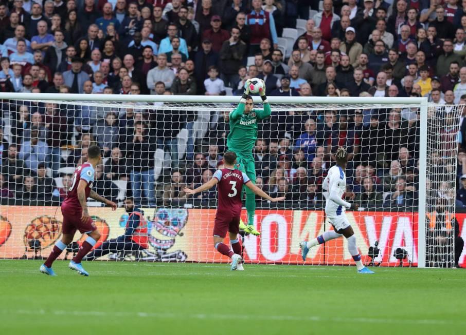 West Ham United goalkeeper Roberto (13) makes a save during the first half of an English Premie ...