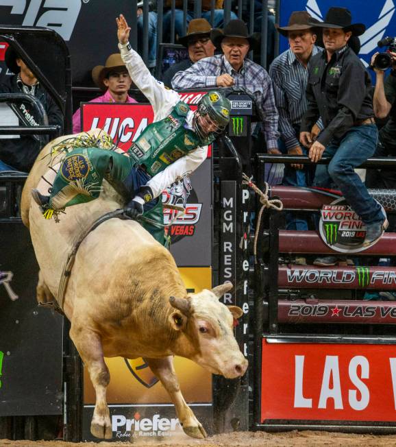 Jess Lockwood stays focused atop of The Right Stuff during the fourth day of the PBR World Fina ...