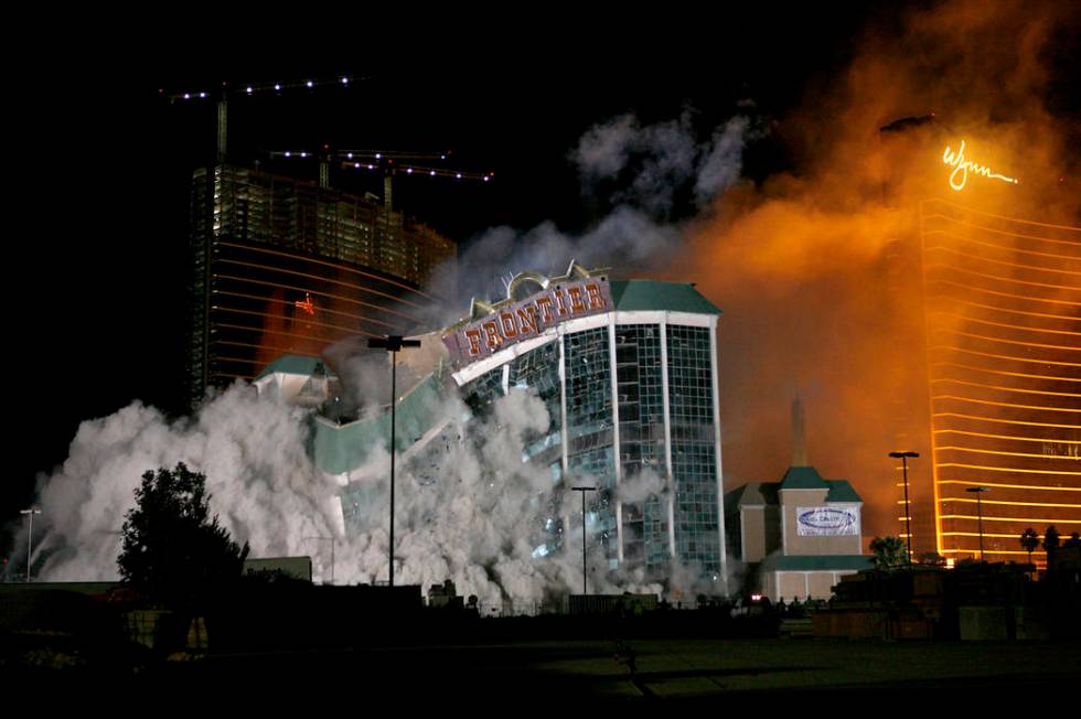 The New Frontier is imploded Tuesday, Nov. 13, 2007, on the Las Vegas Strip. (Las Vegas Review- ...