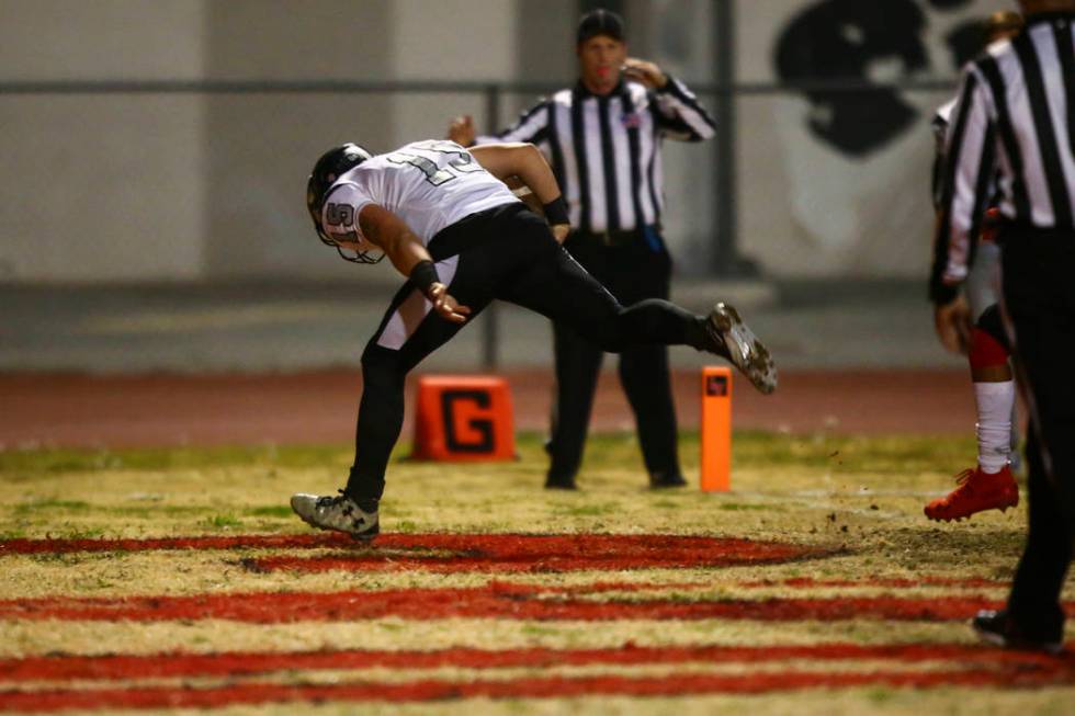 Palo Verde's Paul Myro (15) scores a touchdown against Las Vegas during the first half of a foo ...