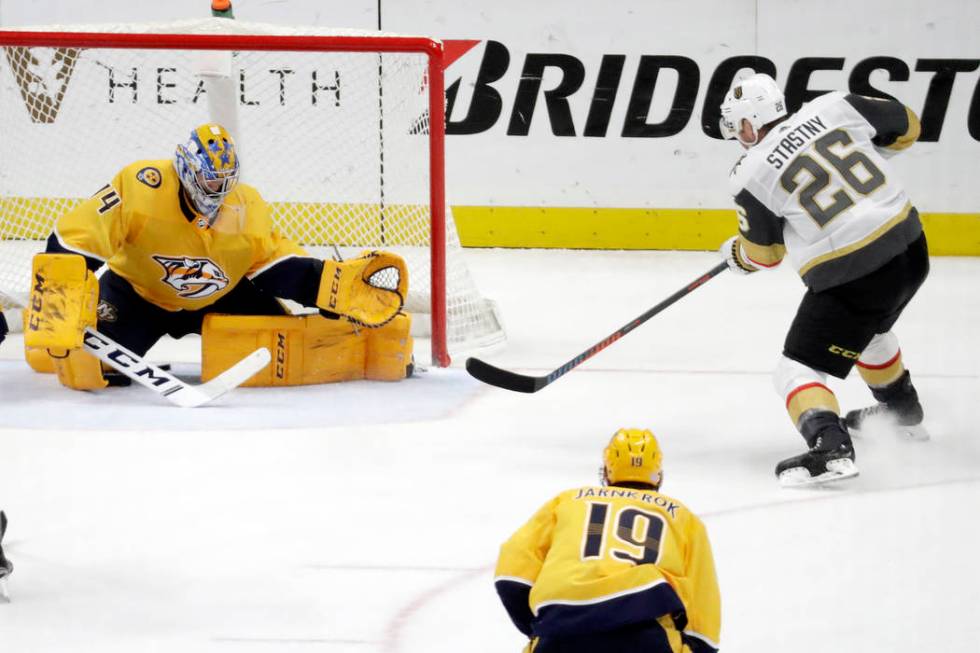 Vegas Golden Knights center Paul Stastny (26) scores the winning goal against Nashville Predato ...