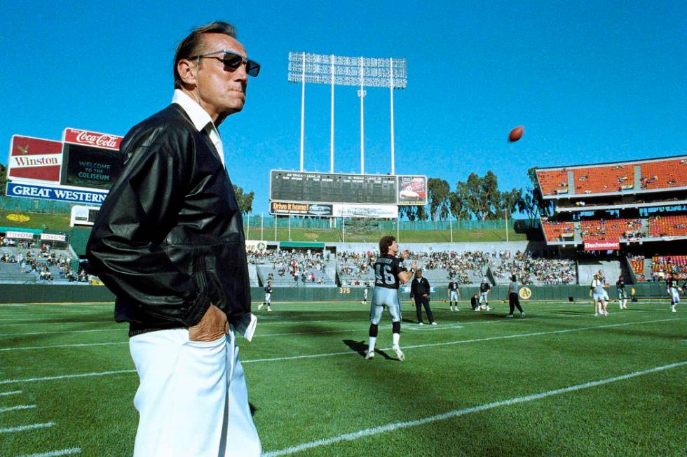 Raiders owner Al Davis watches Raiders practice before exhibition game against the Houston Oile ...