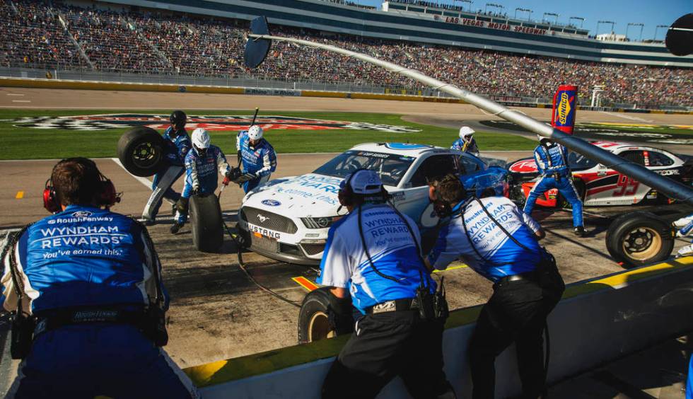 Ross Chastain's (6) pit crew work quickly during the Pennzoil 400 presented by Jiffy Lube, a NA ...